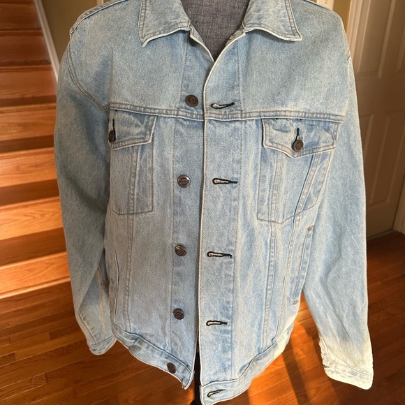 Hard Rock Cafe Guangzhou Light Blue Jacket with Embroidered Logo - Picture 7 of 11